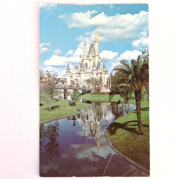 Vintage 1974 Cinderella's Castle Walt Disney World Florida Postcard WDW - Picture 1 of 2